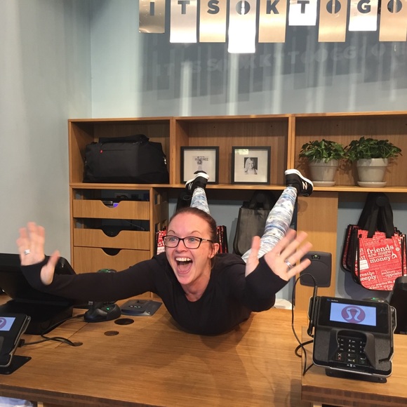 Caitlin’s Closet Notes - Picture 2 of 5